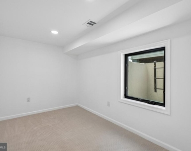 3108 Adams Street Ne - Photo Thumbnail 20
