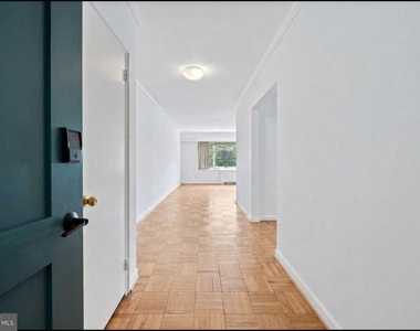 4301 Massachusetts Avenue Nw - Photo Thumbnail 3