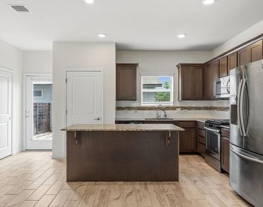 5813 Charles Merle Dr - Photo Thumbnail 16