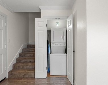 2500 Steck Ave - Photo Thumbnail 12