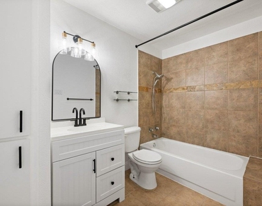 2500 Steck Ave - Photo Thumbnail 20