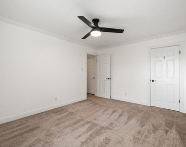 2500 Steck Ave - Photo Thumbnail 18