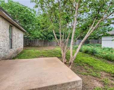 2511 Cypress Ln - Photo Thumbnail 10