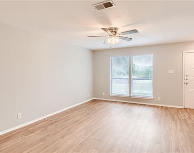 2511 Cypress Ln - Photo Thumbnail 1