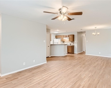 2511 Cypress Ln - Photo Thumbnail 2