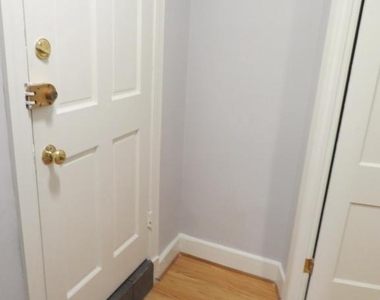 3925 Davis Place Nw - Photo Thumbnail 5