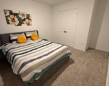 204 Longbridge Dr - Photo Thumbnail 15