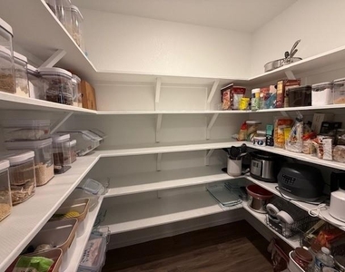 204 Longbridge Dr - Photo Thumbnail 5