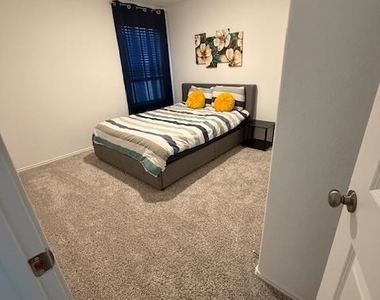204 Longbridge Dr - Photo Thumbnail 16