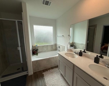 204 Longbridge Dr - Photo Thumbnail 14