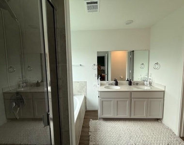 204 Longbridge Dr - Photo Thumbnail 13