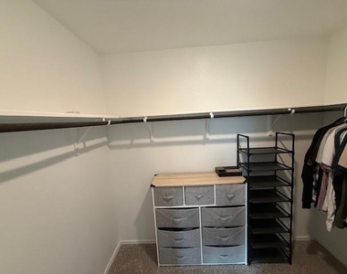 204 Longbridge Dr - Photo Thumbnail 11