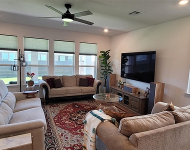 716 Leeward Pass - Photo Thumbnail 16