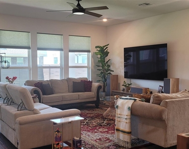 716 Leeward Pass - Photo Thumbnail 3