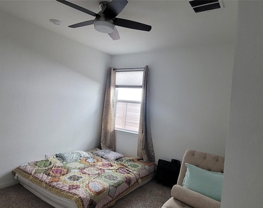 716 Leeward Pass - Photo Thumbnail 14
