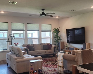 716 Leeward Pass - Photo Thumbnail 4