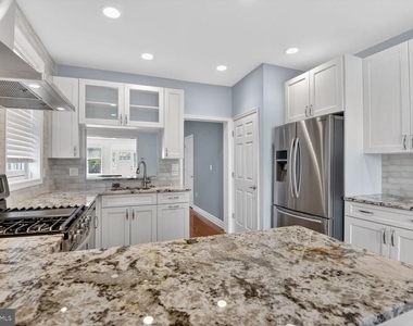 5338 41st Street Nw - Photo Thumbnail 4