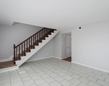5800 Belmoor Dr - Photo Thumbnail 2