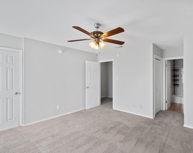 5800 Belmoor Dr - Photo Thumbnail 10