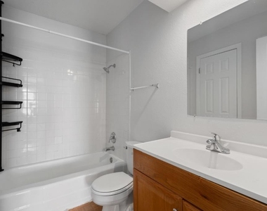5800 Belmoor Dr - Photo Thumbnail 11