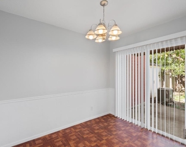 5800 Belmoor Dr - Photo Thumbnail 4