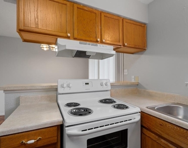 5800 Belmoor Dr - Photo Thumbnail 7