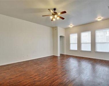2624 Century Park Blvd - Photo Thumbnail 3