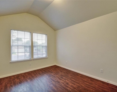 2624 Century Park Blvd - Photo Thumbnail 19