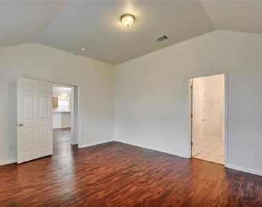2624 Century Park Blvd - Photo Thumbnail 17