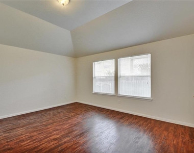 2624 Century Park Blvd - Photo Thumbnail 16