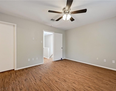 9602 Nightjar Dr - Photo Thumbnail 16