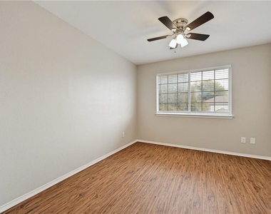 9602 Nightjar Dr - Photo Thumbnail 19
