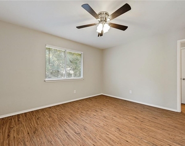 9602 Nightjar Dr - Photo Thumbnail 15