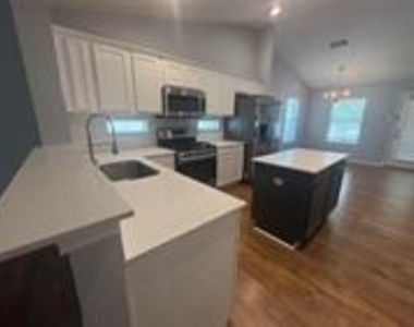 117 Yucca House Dr - Photo Thumbnail 7