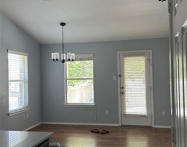 117 Yucca House Dr - Photo Thumbnail 4
