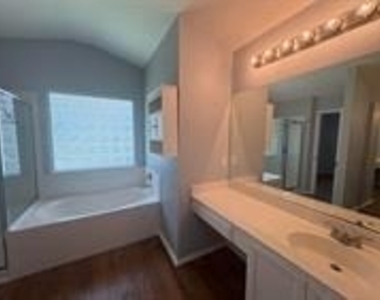 117 Yucca House Dr - Photo Thumbnail 5