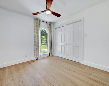 2604 Berkett Dr - Photo Thumbnail 15