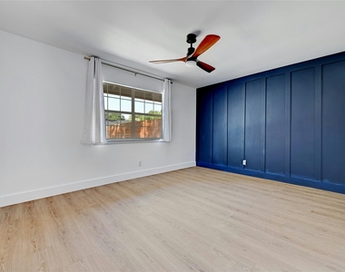 2604 Berkett Dr - Photo Thumbnail 11