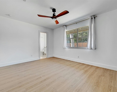 2604 Berkett Dr - Photo Thumbnail 12