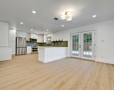 2604 Berkett Dr - Photo Thumbnail 5