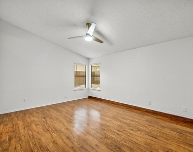 7403 Dallas Dr - Photo Thumbnail 16
