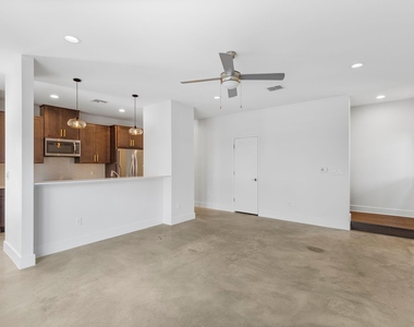 2101 Montopolis Dr - Photo Thumbnail 16