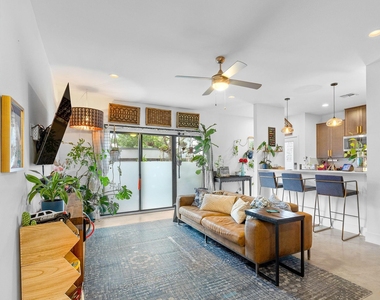 2101 Montopolis Dr - Photo Thumbnail 14