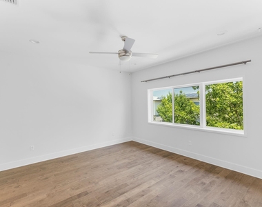 2101 Montopolis Dr - Photo Thumbnail 22