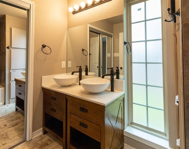 1003 Hyridge St - Photo Thumbnail 7