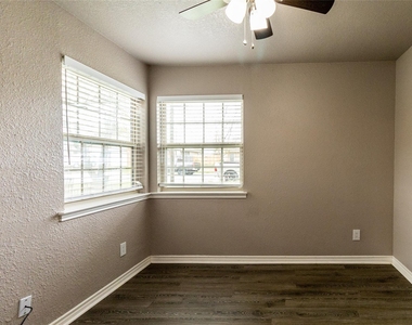 1003 Hyridge St - Photo Thumbnail 9