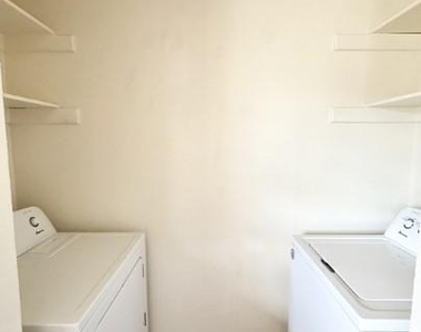 728 W San Antonio St - Photo Thumbnail 9