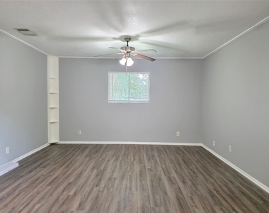 1811 Magnolia Dr - Photo Thumbnail 3