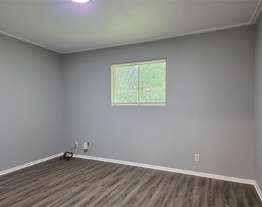 1811 Magnolia Dr - Photo Thumbnail 11