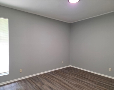 1811 Magnolia Dr - Photo Thumbnail 10